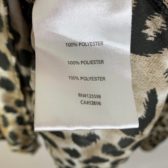 ELLEN TRACY • Animal Print Peplum Blouse • L - Picture 6 of 7